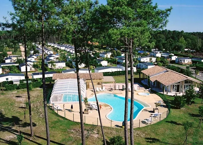 Maison Accueillante A Avec Piscine Et Jardin Feriehus