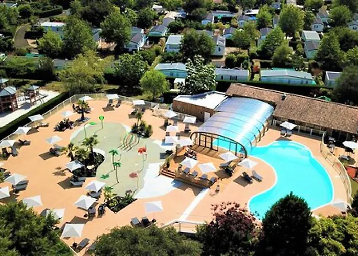 Feriehus Maison Accueillante A Avec Piscine Et Jardin *